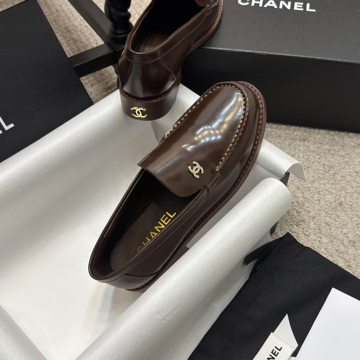 CHANEL 25C Moasins Chocolate Patent Leather